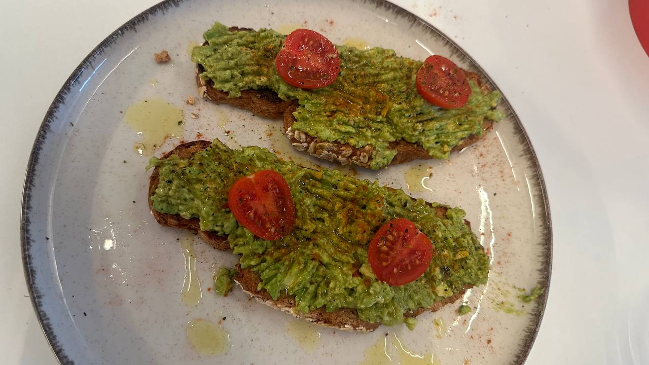 Avocado Toast With Cherry Tomatoes