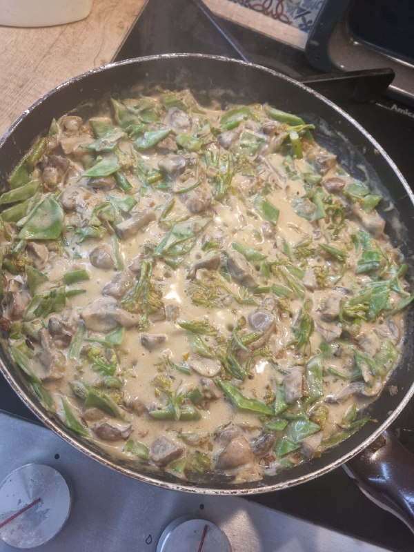 Creamy Mushroom And Green Vegetable Pan