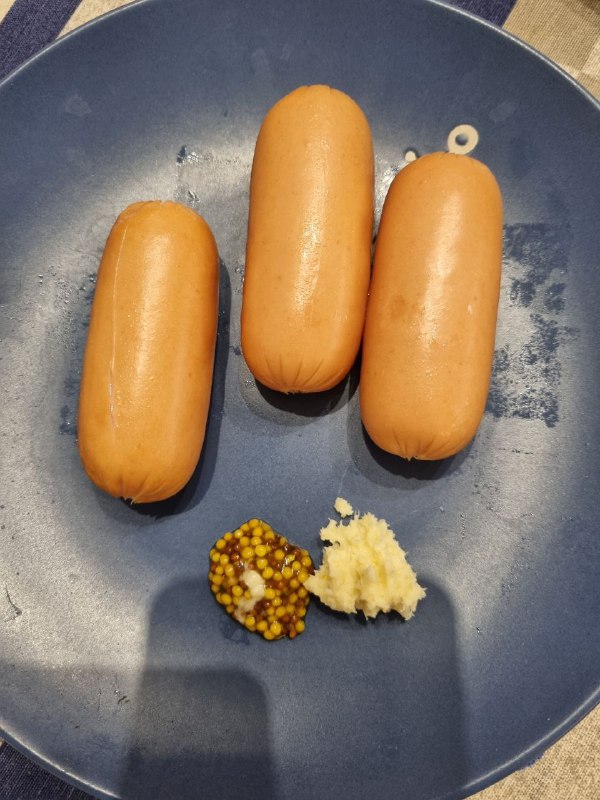 Hot Dogs With Mustard And Horseradish