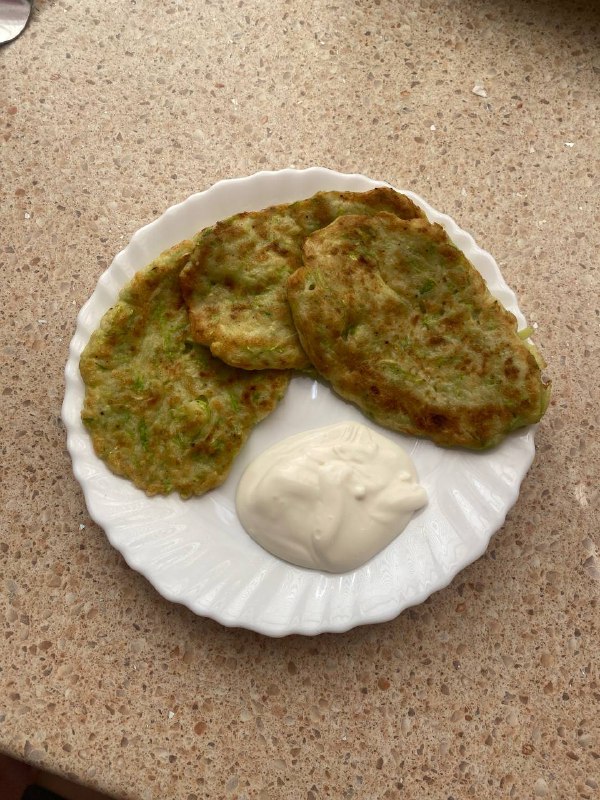 courgette fritters with sour cream