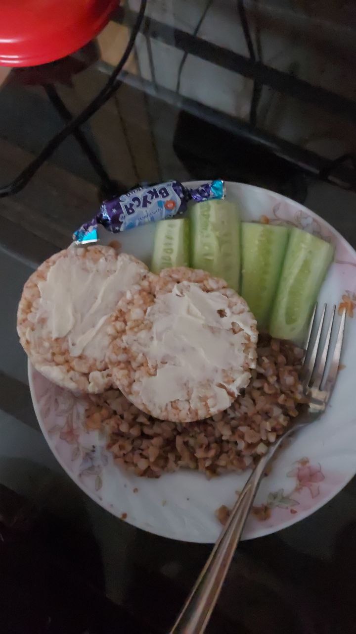 Homemade buckwheat with rice cakes and cucumber