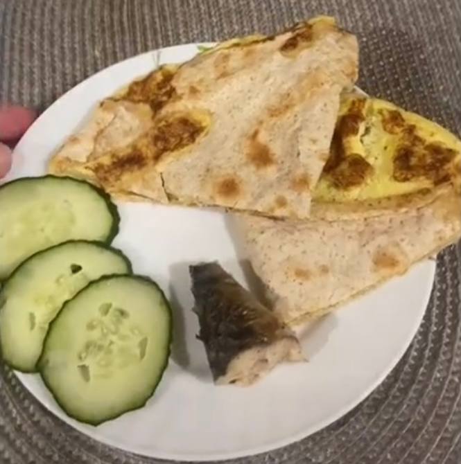 Omelet Wrap With Cucumber And Fish
