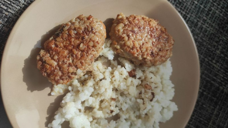 Meat Patties With Rice