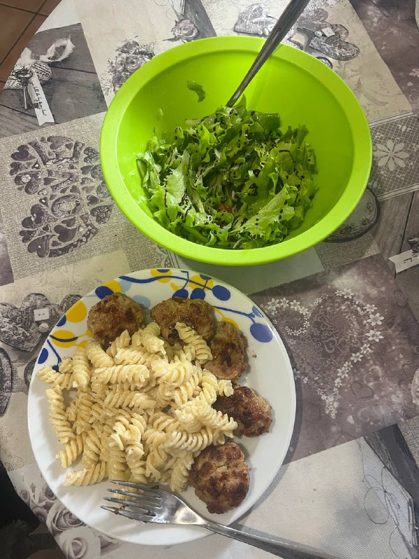 Pasta And Meatballs With Green Salad