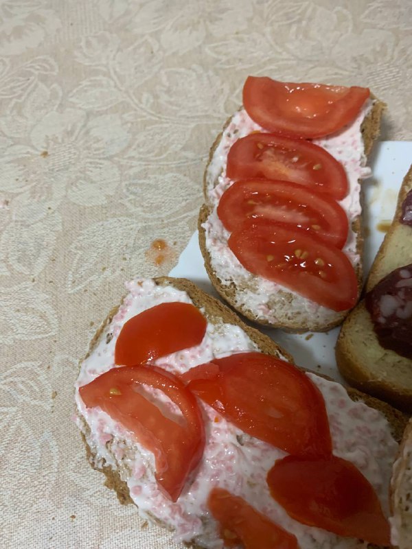 Tomato And Cream Cheese On Whole Wheat Bread