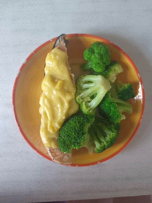 Chicken Breast With Broccoli And Cheese Sauce