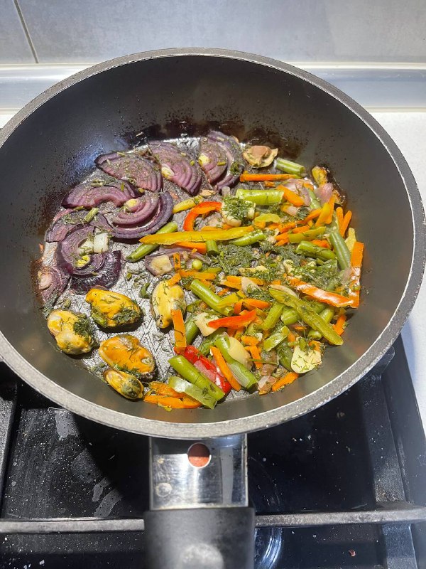 Stir-fried Mixed Vegetables With Mussels