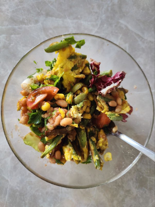 Mixed Bean Salad With Avocado And Various Vegetables