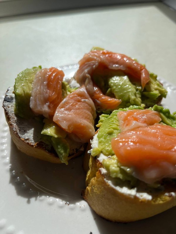 Smoked Salmon And Avocado On Bagel