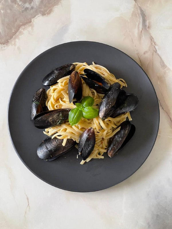 Spaghetti Alle Cozze (spaghetti With Mussels)