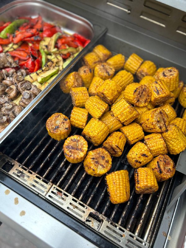 Grilled Corn On The Cob With Mixed Vegetables