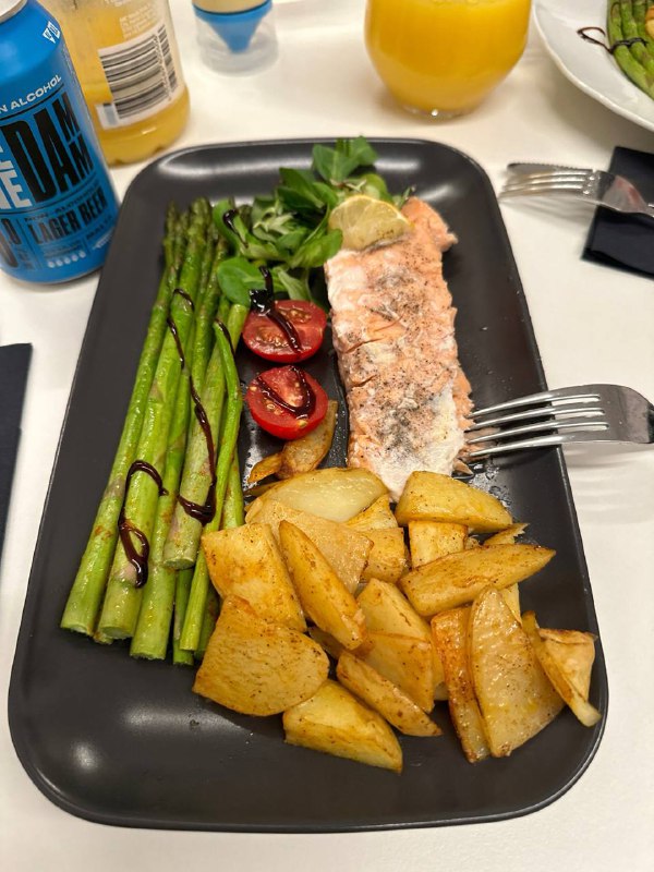 Grilled Salmon With Roasted Potatoes And Asparagus