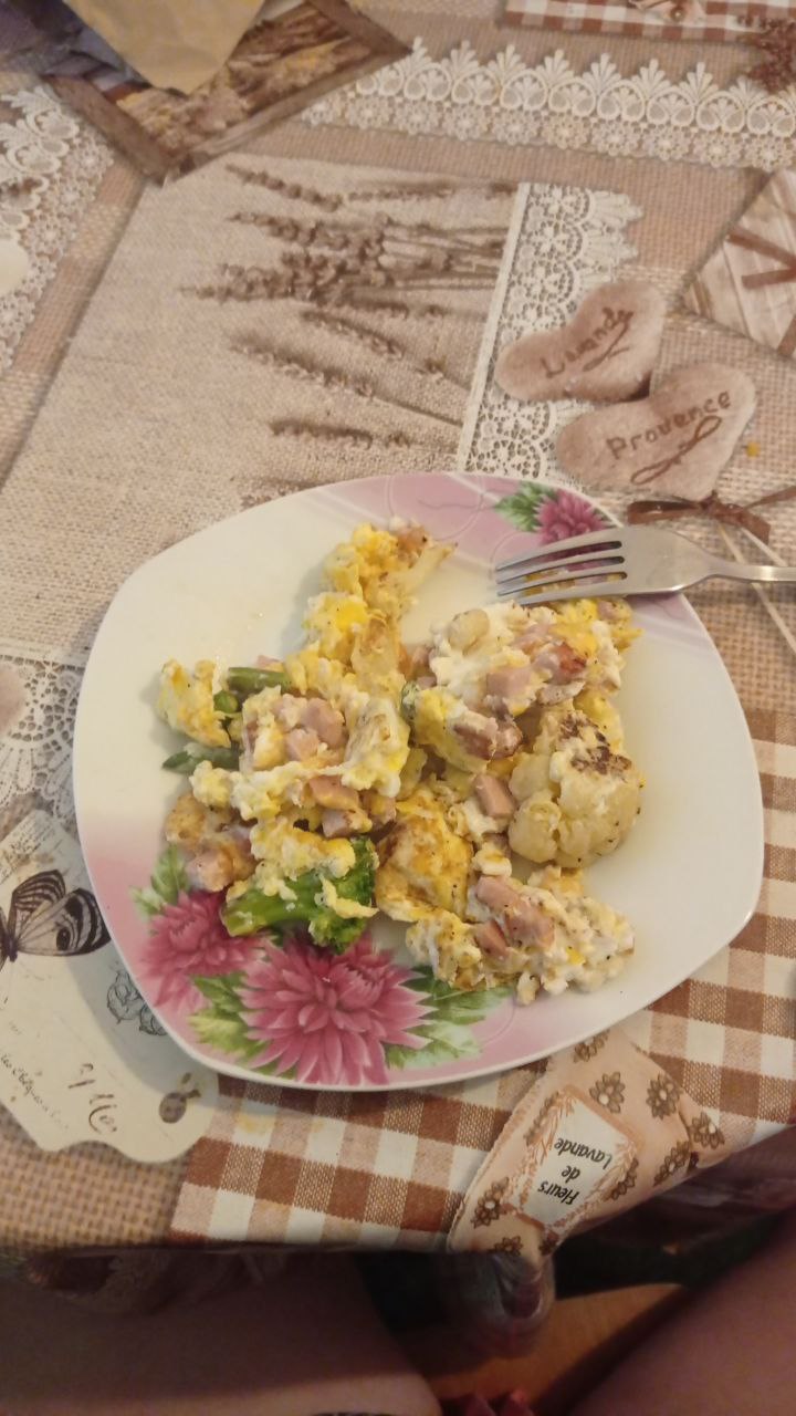 Scrambled Egg With Ham And Vegetables