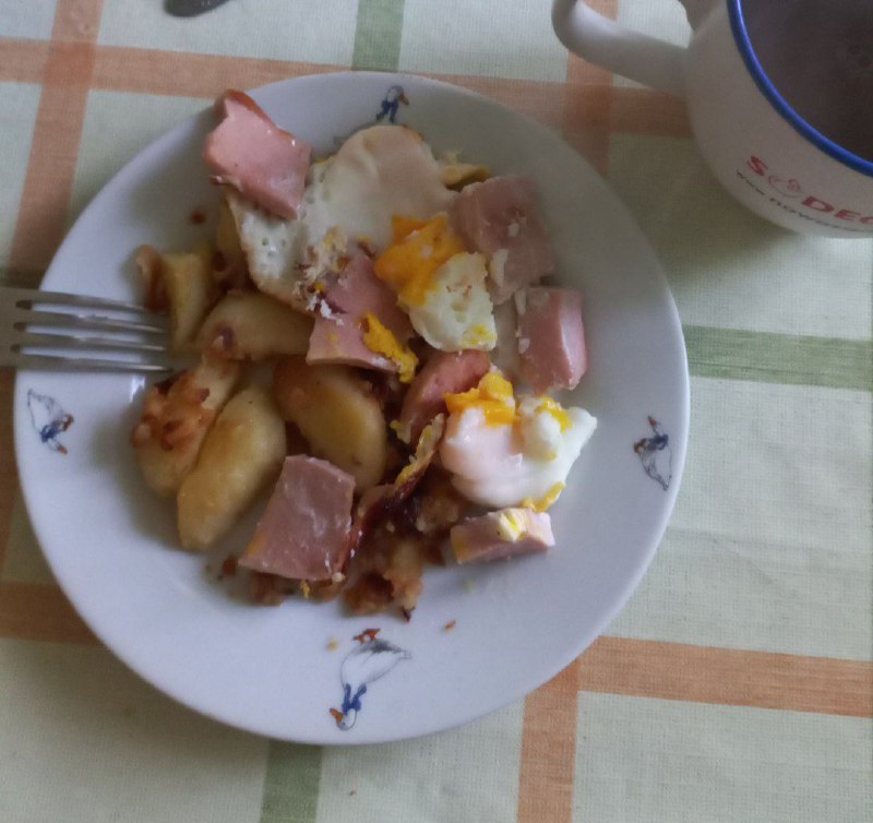 Potatoes, Ham, And Eggs Meal