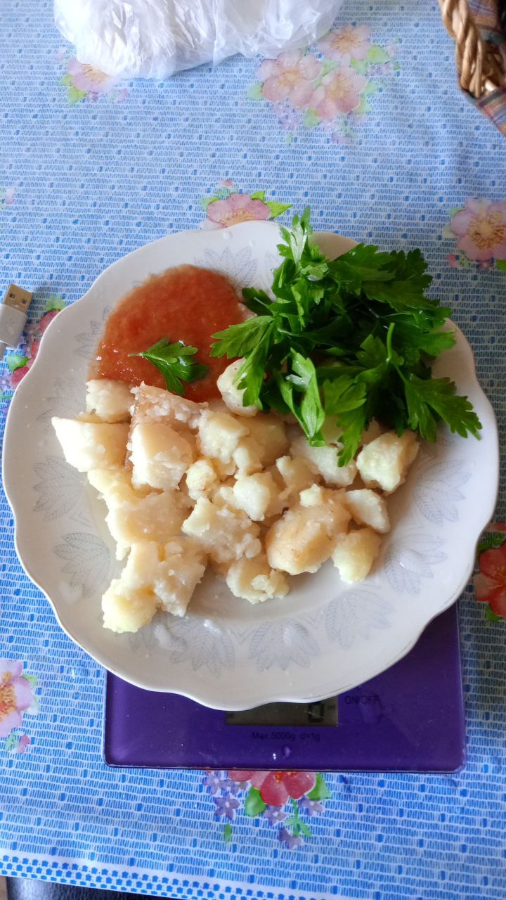 Potatoes With Ketchup And Parsley