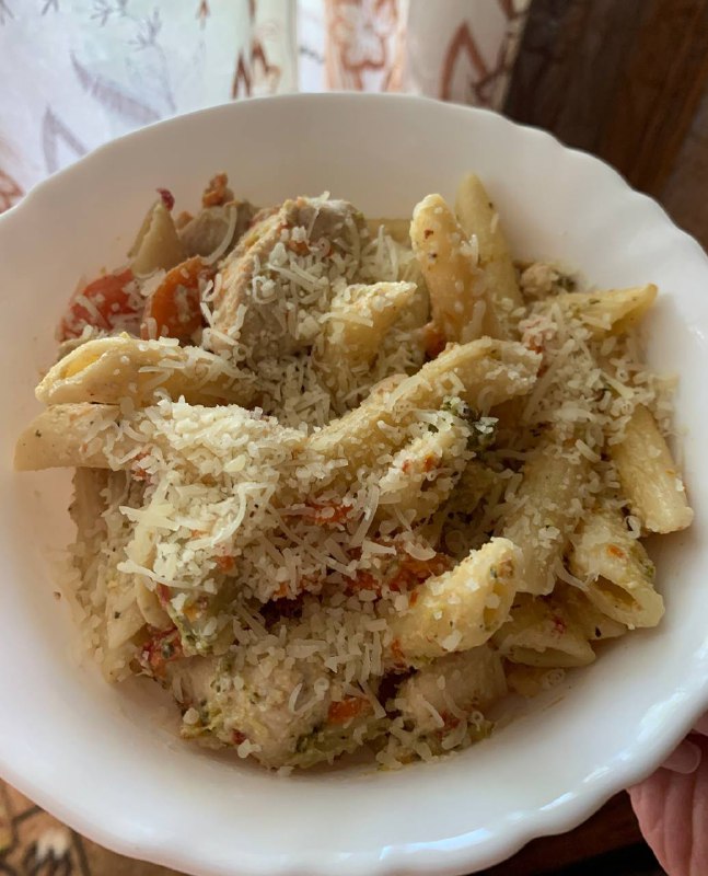 Penne Pasta With Chicken And Pesto Sauce