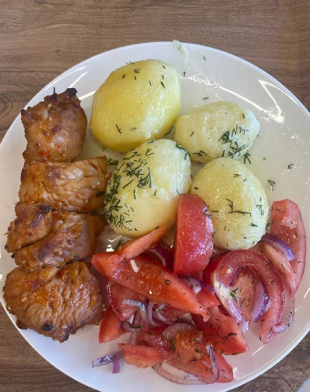 Grilled Chicken Thighs With Boiled Potatoes And Tomato Salad