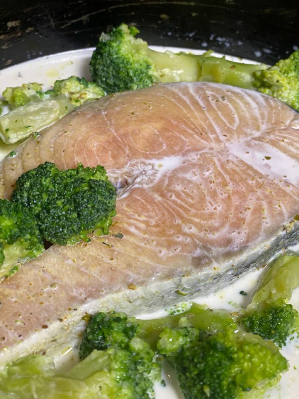 Poached Salmon With Broccoli