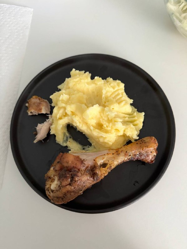 Roast Chicken Drumstick With Mashed Potatoes