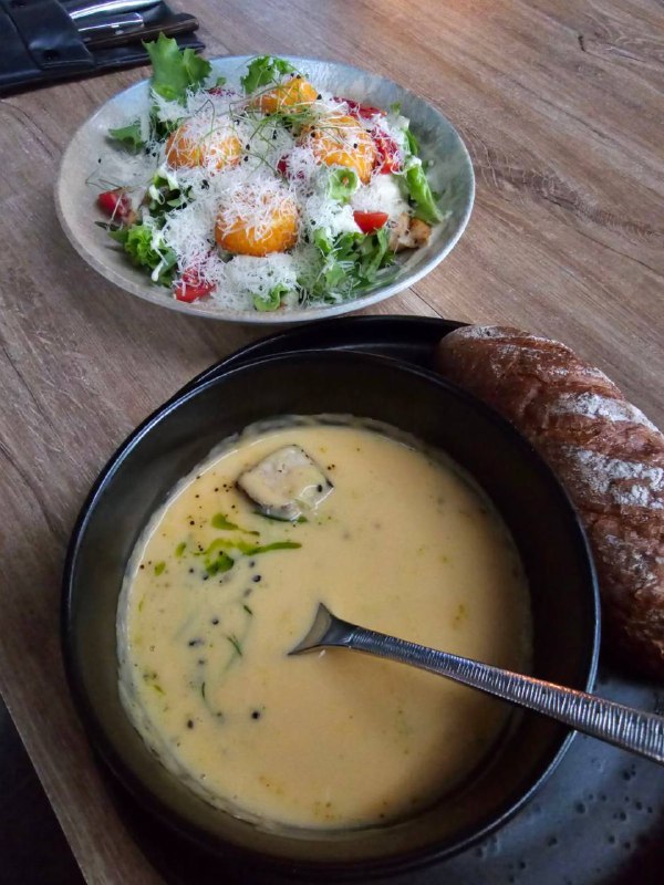Soup With Bread And Салат Цезарь