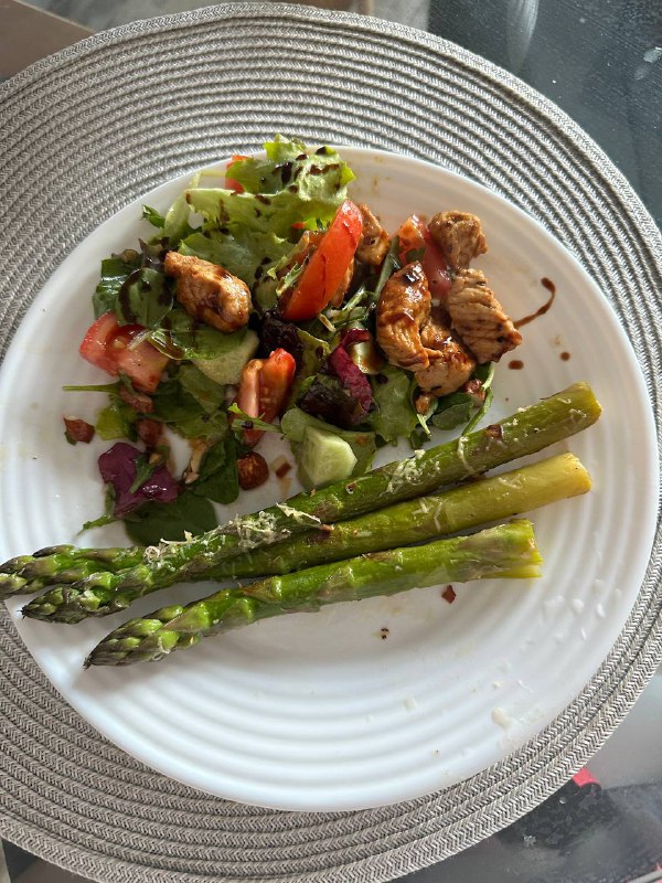 Grilled Chicken Salad With Asparagus
