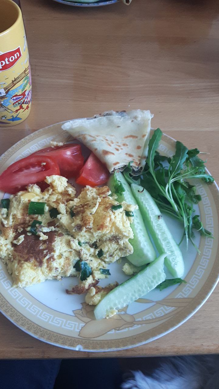 Omelette With Salad And Flatbread