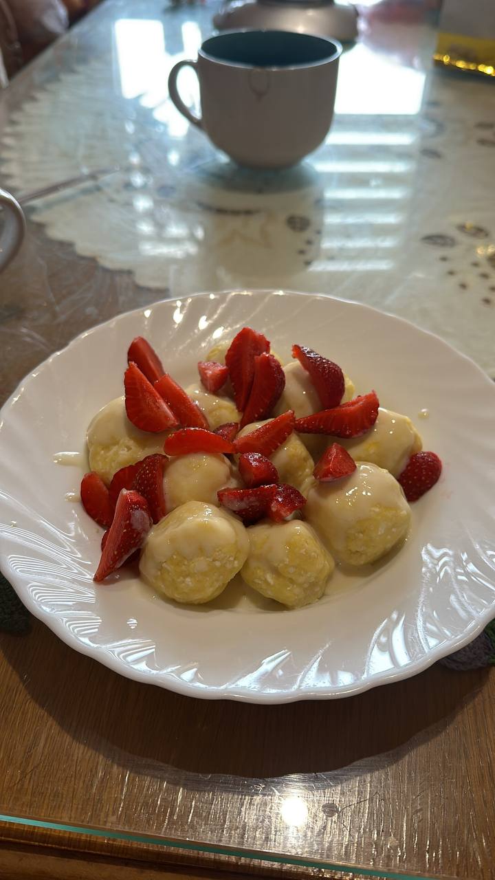 Cottage Cheese Dumplings With Strawberries