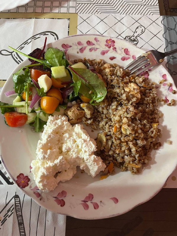 Mixed Plate With Salad, Buckwheat, And Cottage Cheese