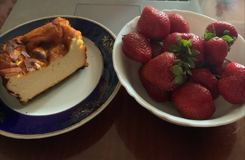 Cheesecake With Strawberries