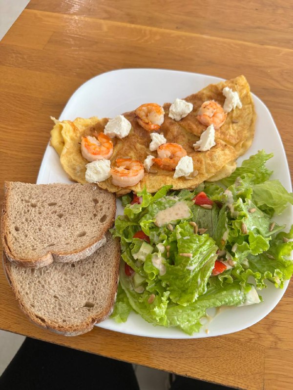 Shrimp And Cheese Omelette With Salad And Bread