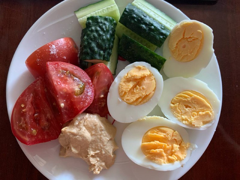 Boiled Eggs With Veggies And Hummus