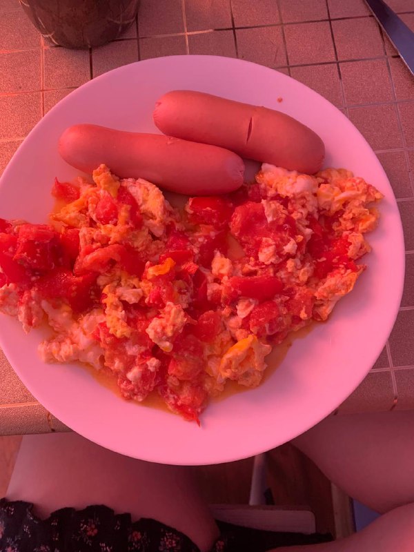 Scrambled Eggs With Vienna Sausages