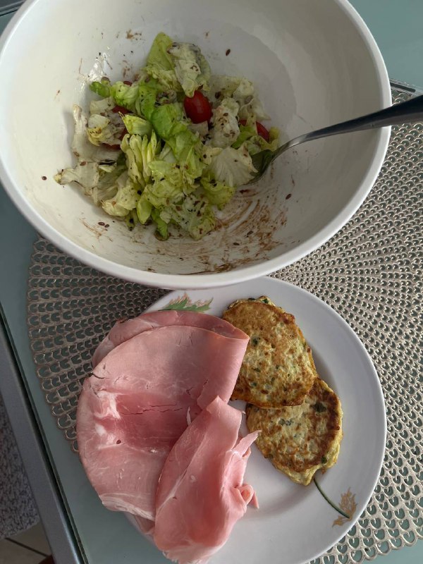 Salad With Ham And Fritters