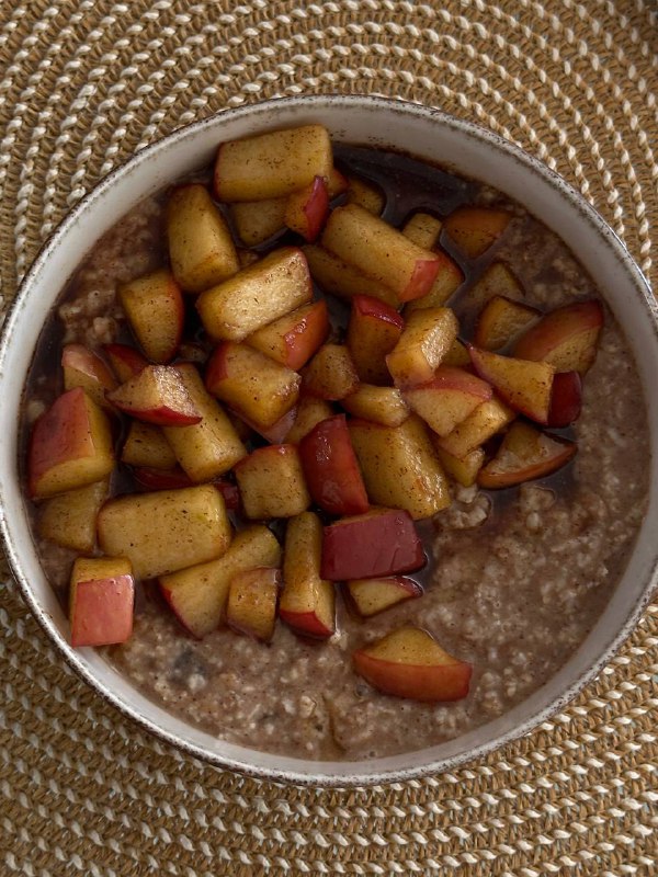 Apple Cinnamon Oatmeal