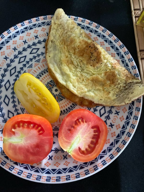 Omelette with tomatoes