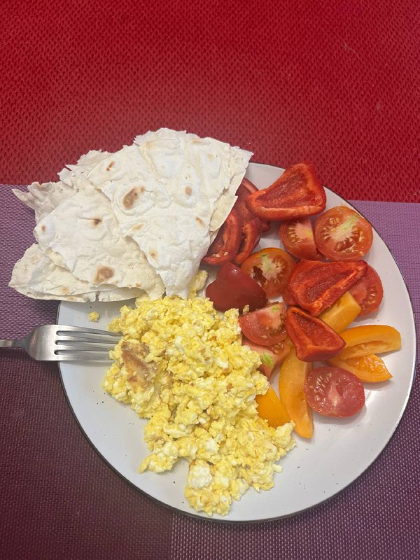 Scrambled Eggs with Vegetables and Flatbread