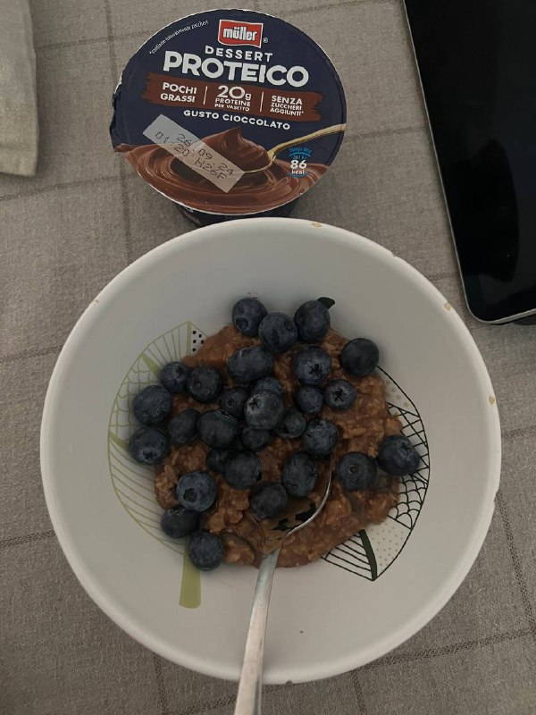 Chocolate Protein Oatmeal with Blueberries