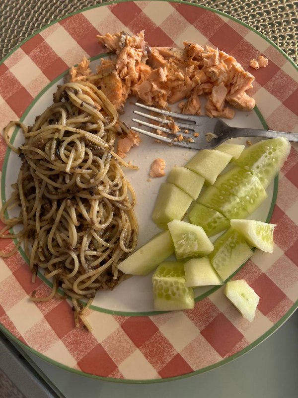 Pasta with Salmon and Cucumber