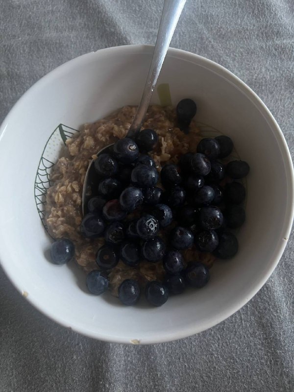 Oatmeal with Blueberries