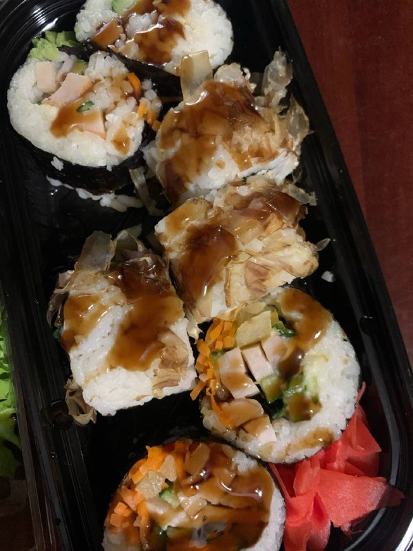 Sushi Roll with Sauce