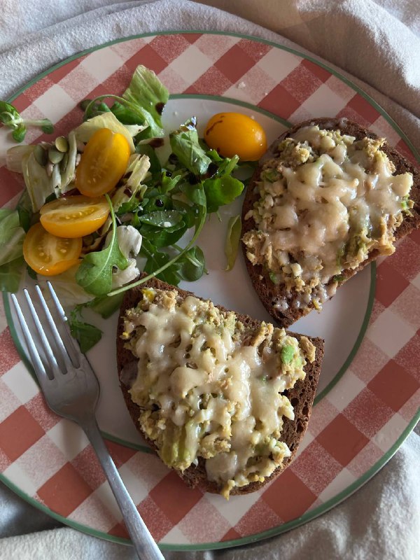 Avocado Toast With Salad And Tuna