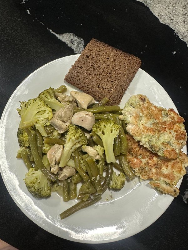 Chicken and Vegetables with Bread and Fritters