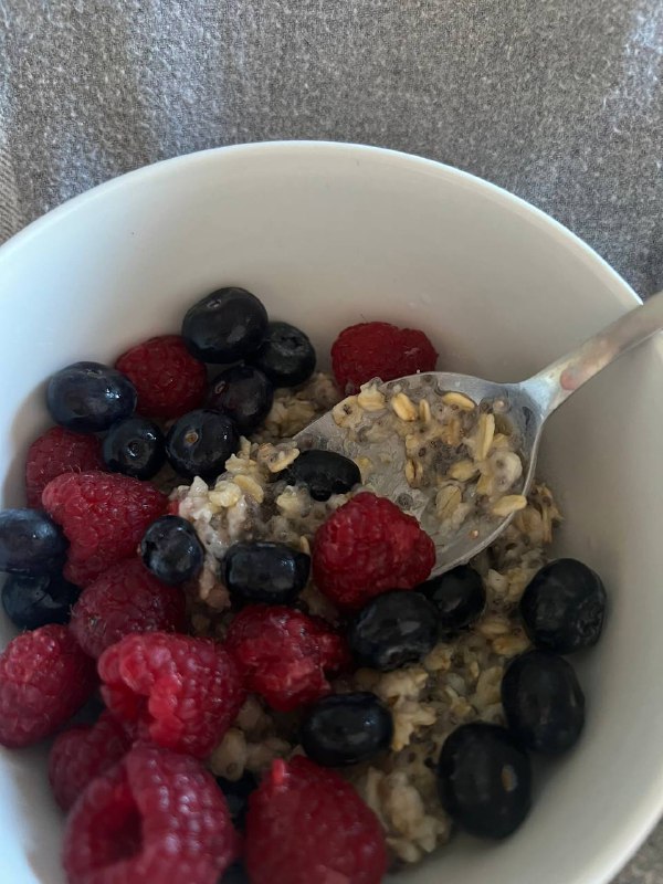 Oatmeal With Berries