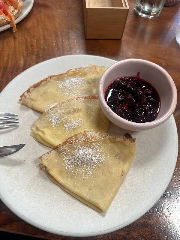 Crepes With Berry Sauce