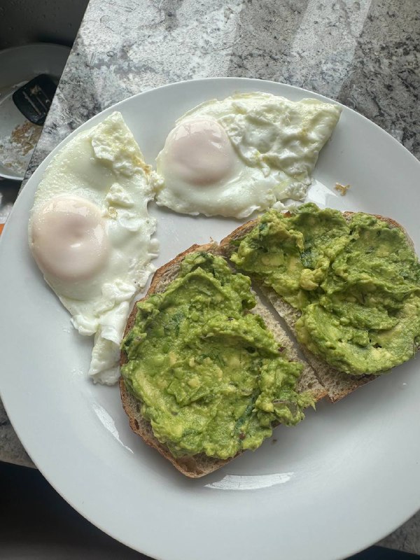 Avocado Toast With Fried Eggs