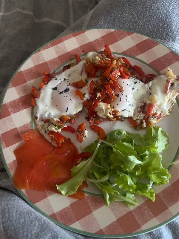 Shakshuka With Smoked Salmon