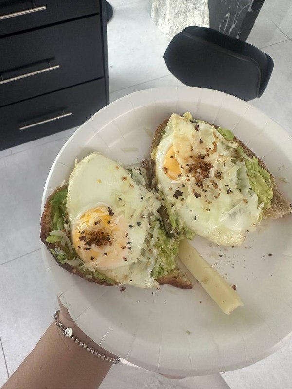 Avocado Toast With Eggs