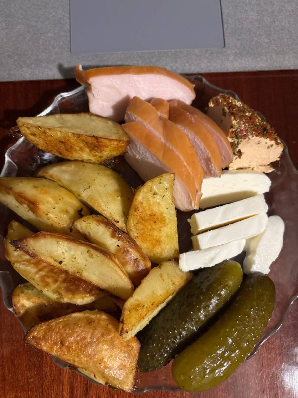 Snack Platter With Smoked Chicken And Potatoes